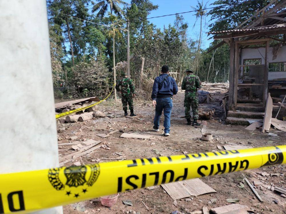 Kondisi lingkungan pasca terjadinya ledakan. IDN Times/ istimewa