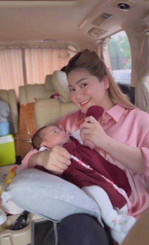 baby Zefanya bikin paspor (Instagram.com/felicyangelista_)