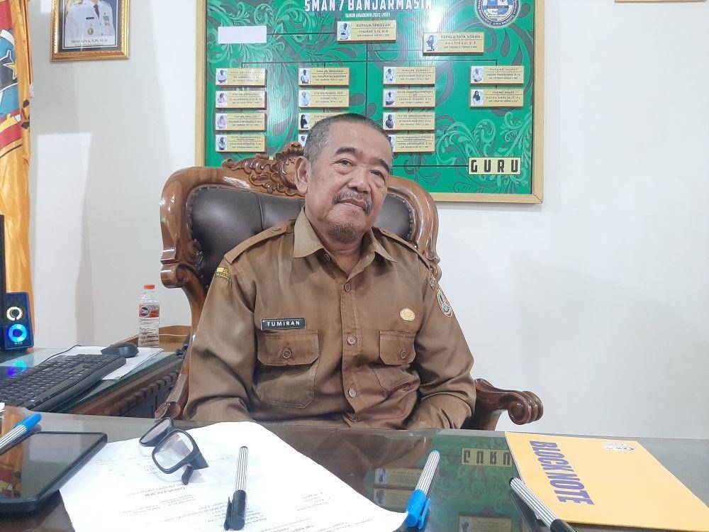 Kepsek SMAN 7 Banjarmasin, Tumiran