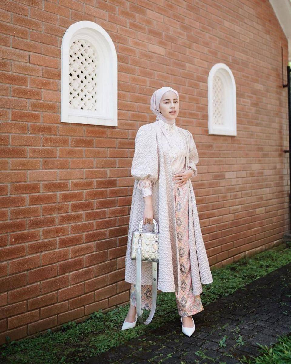 Baju kondangan. (insatgram.com/emyaghnia)