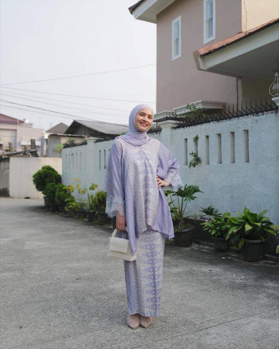 Baju kondangan. (instagram.com/dwihandaanda)