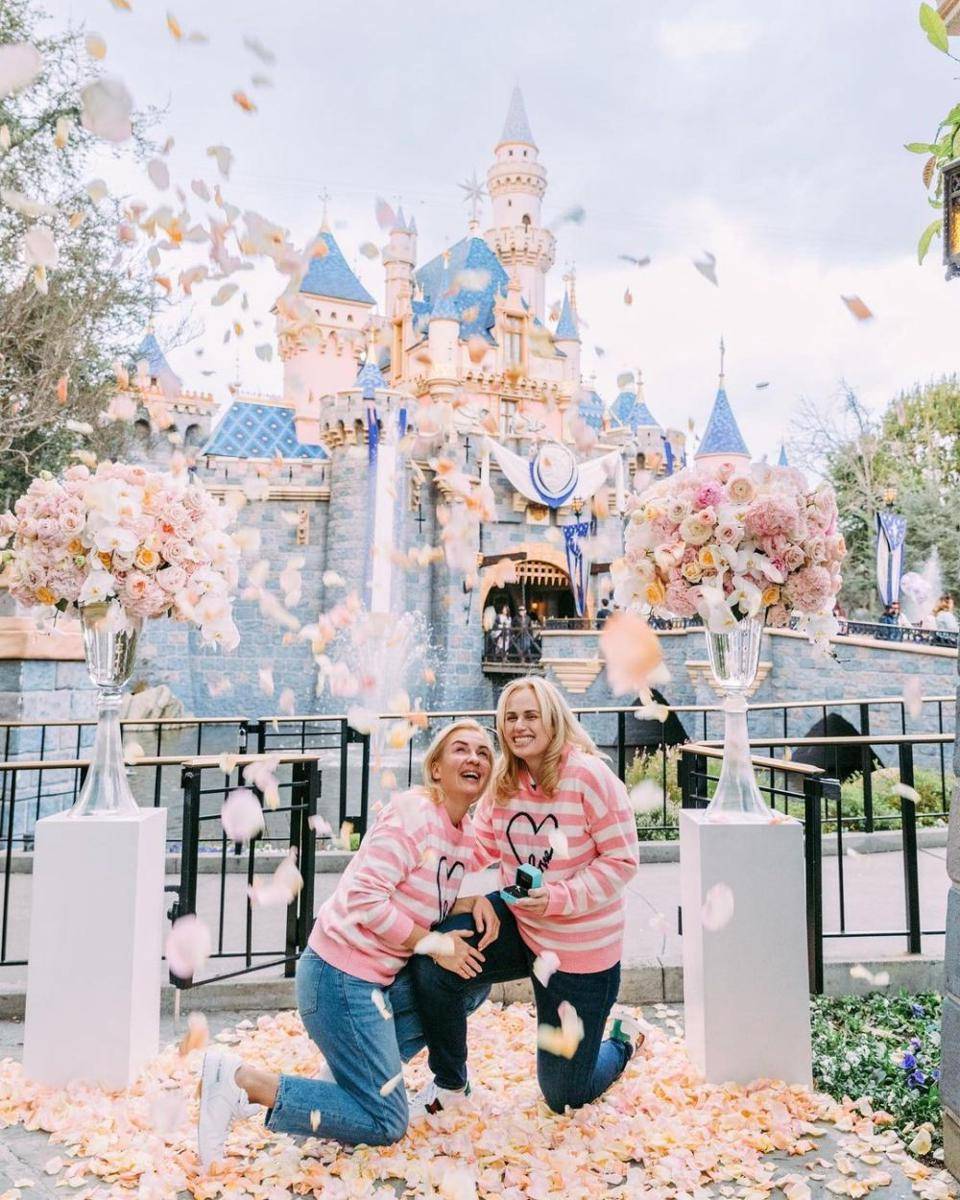 Ramona Agruma dan Rebel Wilson (instagram.com/rebelwilson)