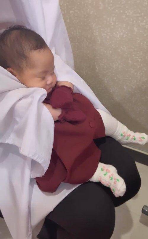 baby Zefanya bikin paspor (Instagram.com/felicyangelista_)
