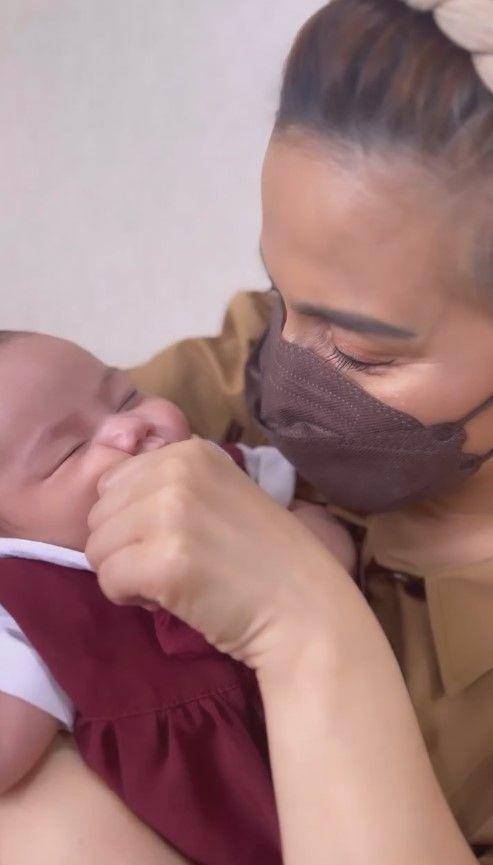 baby Zefanya bikin paspor (Instagram.com/felicyangelista_)