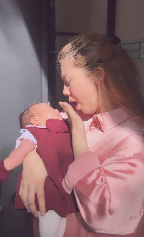 baby Zefanya bikin paspor (Instagram.com/felicyangelista_)
