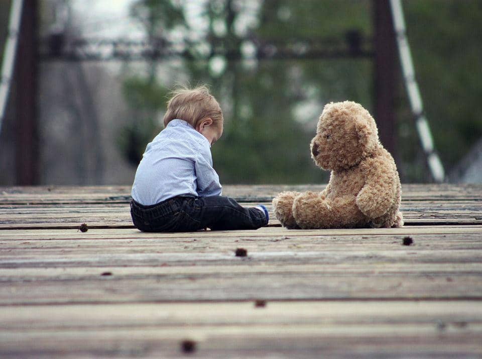 Ilustrasi anak bermain sendiri. (pixabay.com)
