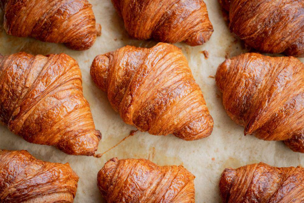 ilustrasi butter croissant (unsplash.com/Conor Brown)
