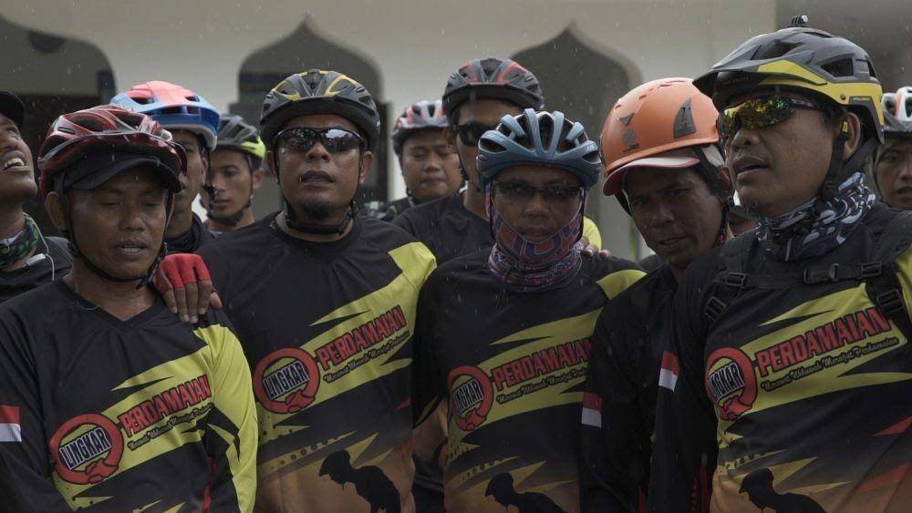 Ali Fauzi saat gowes bersama mantan narapidana terorisme. (IDN Times/Ashari Arief)