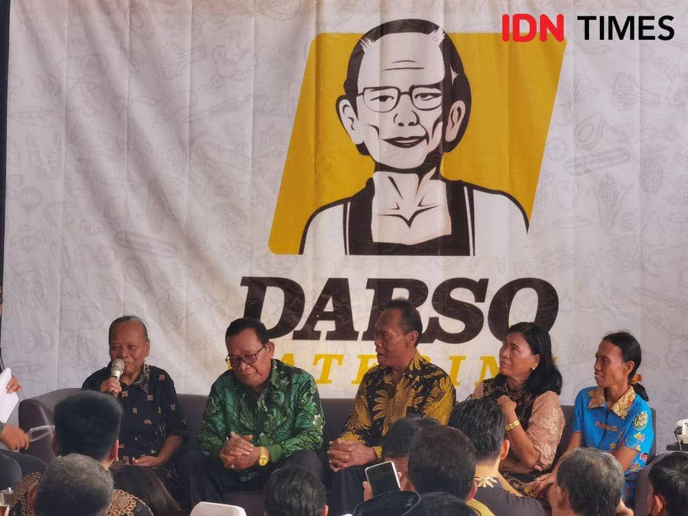 Anak-Anak Mbah Darso saat pembukaan Darso katering. (IDN Times/Larasati Rey)