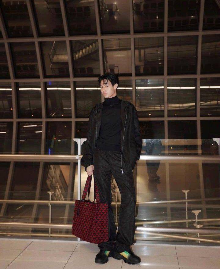 outfit cowok mamba ala Win (instagram.com/winmetawin)