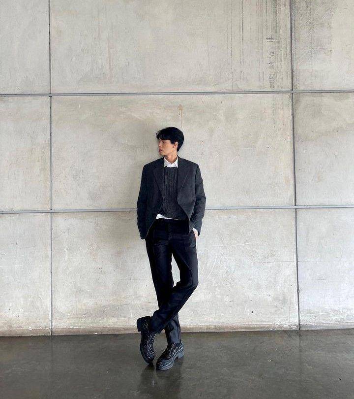 outfit cowok mamba ala Win (instagram.com/winmetawin)
