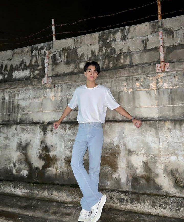 outfit white sneakers ala Ohm (instagram.com/ohmpawat)
