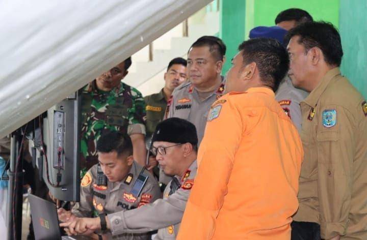 Kapolda Sumsel pantau kesiapan evakuasi Kapolda Jambi di Kerinci (Dok: Polda Sumsel)