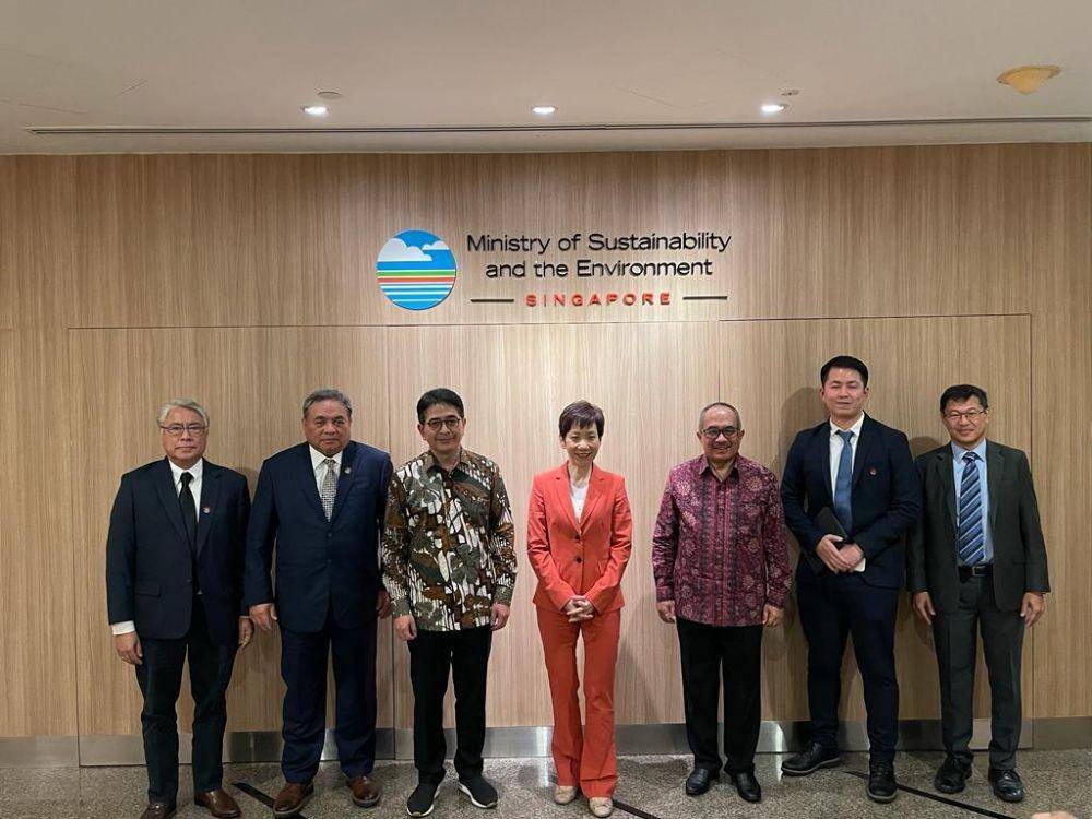Kamar Dagang dan Industri (Kadin) Indonesia, di bawah kepemimpinan Arsjad Rasjid, selaku Ketua Umum Kadin Indonesia dan Ketua ASEAN-BAC 2023, memimpin roadshow ASEAN-BAC pertama dengan misi untuk mendorong transformasi kawasan melalui inovasi dan inklusivitas. ASEAN BAC kali ini mengusung tema "ASEAN Centrality: Innovating towards Greater Inclusivity". (Dok. Kadin)