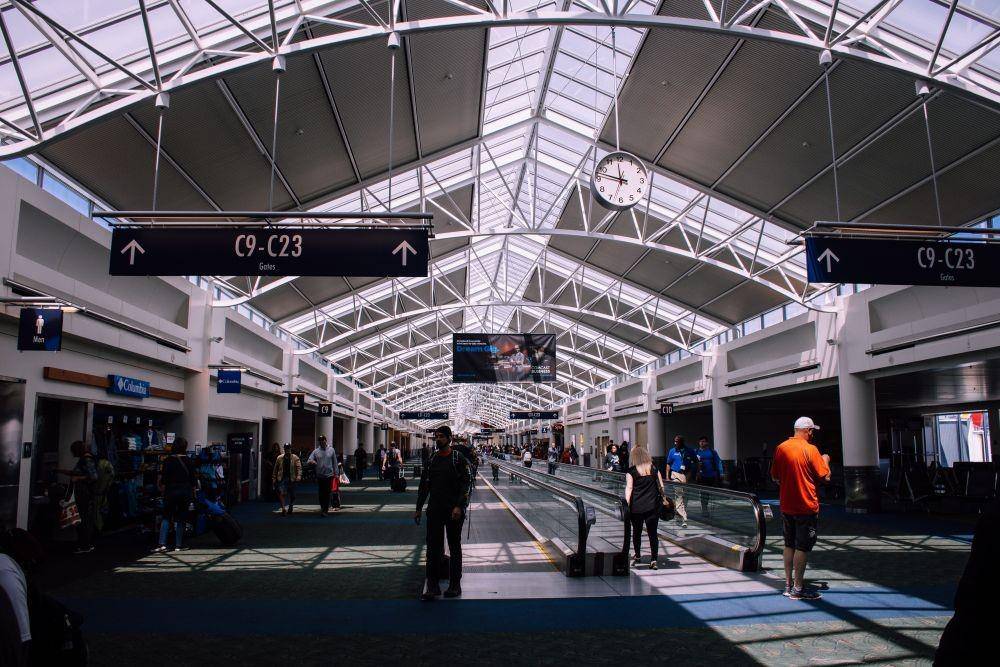 ilustrasi airport (pexels.com/Brett Sayles)