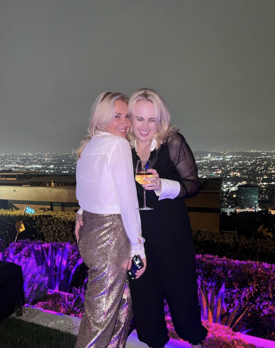 Ramona Agruma dan Rebel Wilson (instagram.com/ramonaagruma)