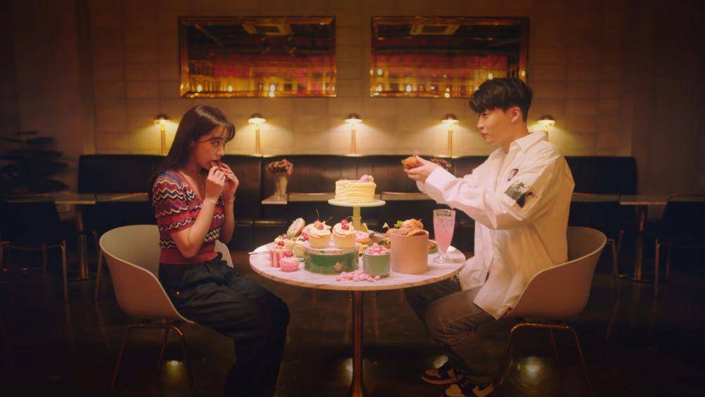 cuplikan MV "Diet" dari Peakboy dan Wheein MAMAMOO (youtube.com/1theK (원더케이))