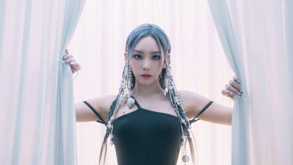 cuplikan MV "INVU" dari Taeyeon SNSD (youtube.com/SMTOWN)