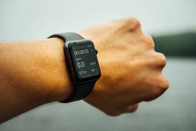 Smartwatch (unsplash/Tim Foster)