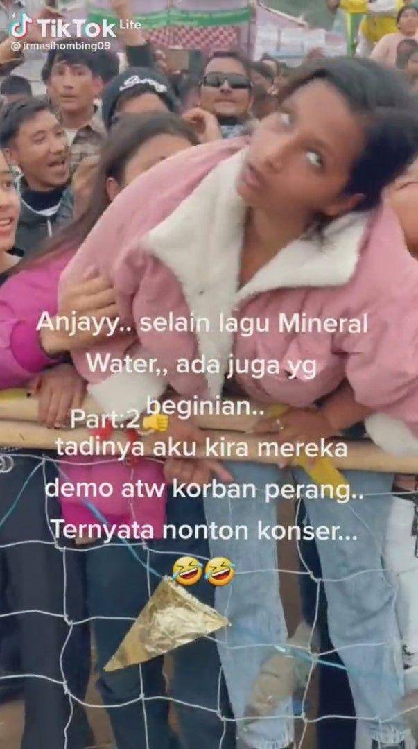 parodi penonton konser Nepal (tiktok.com/@irmasihombing09)