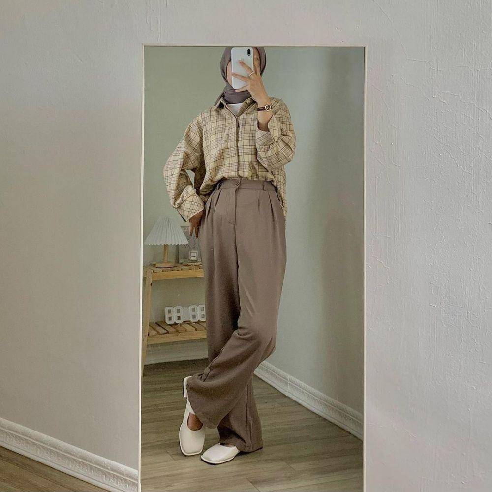 inspirasi padu padan outfit earth tone color (instagram.com/ndahdwi_)