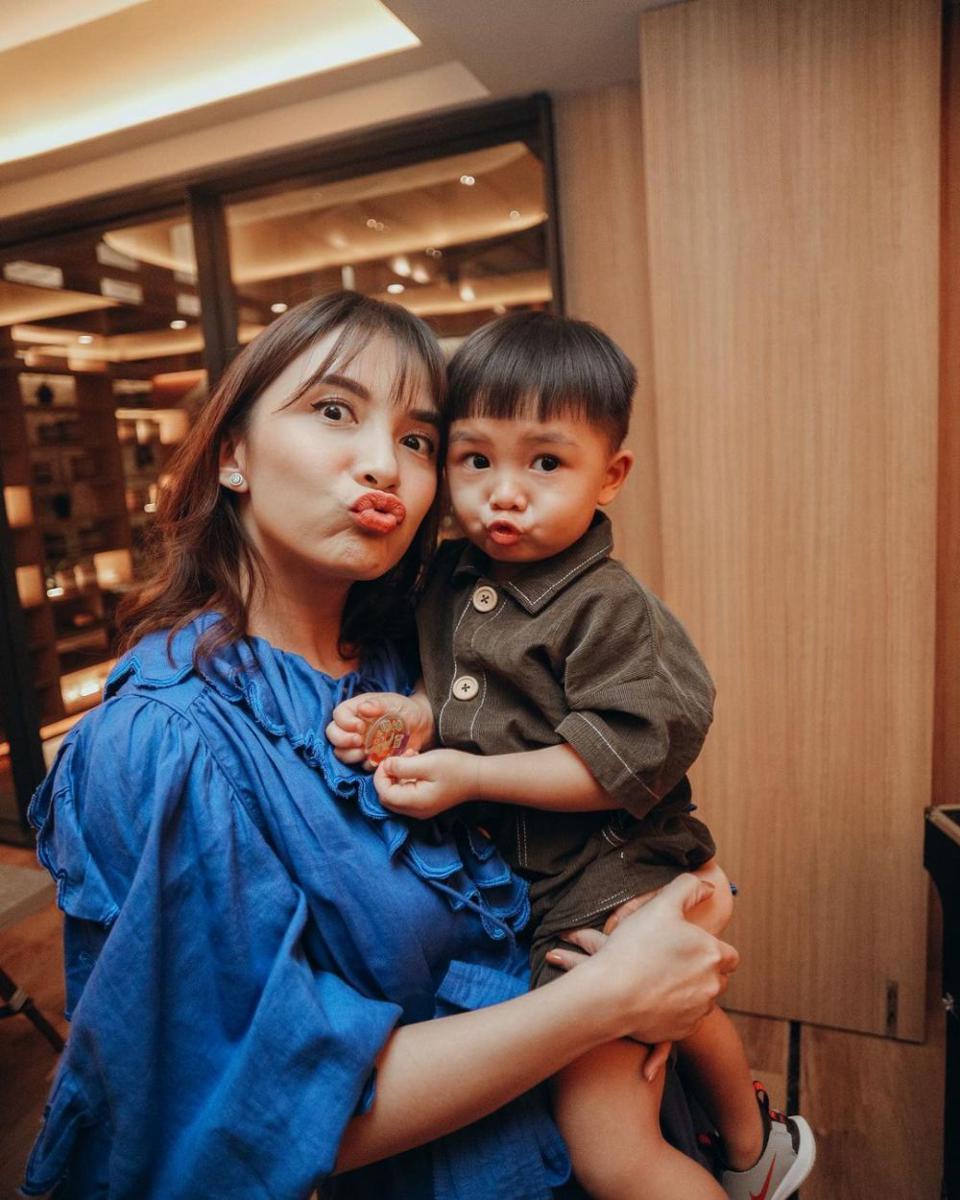 potret Chelsea Olivia momong Dante (instagram.com/chelseaoliviaa/)