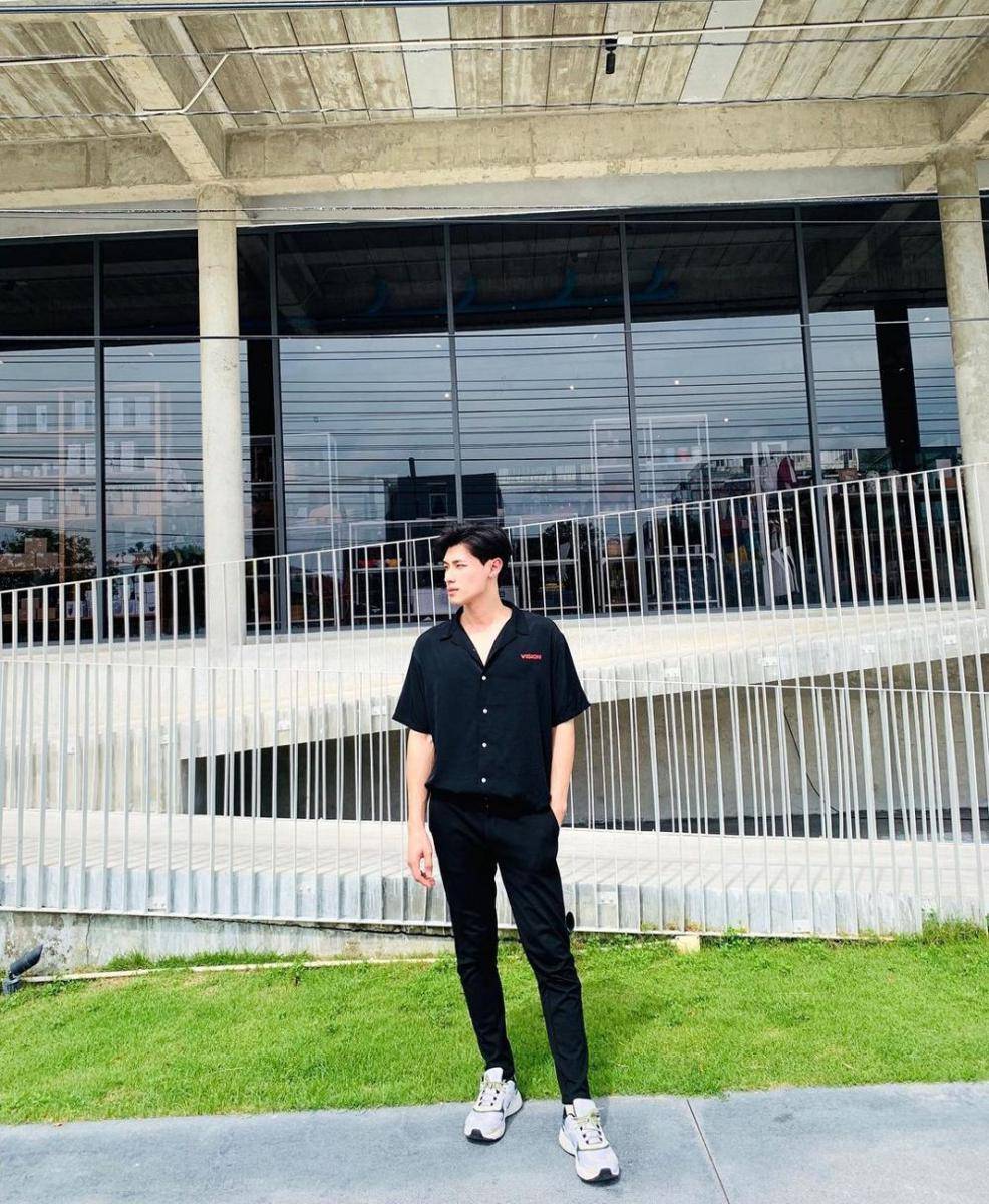 mix and match kemeja ala Podd Suphakorn (instagram.com/plapodd)