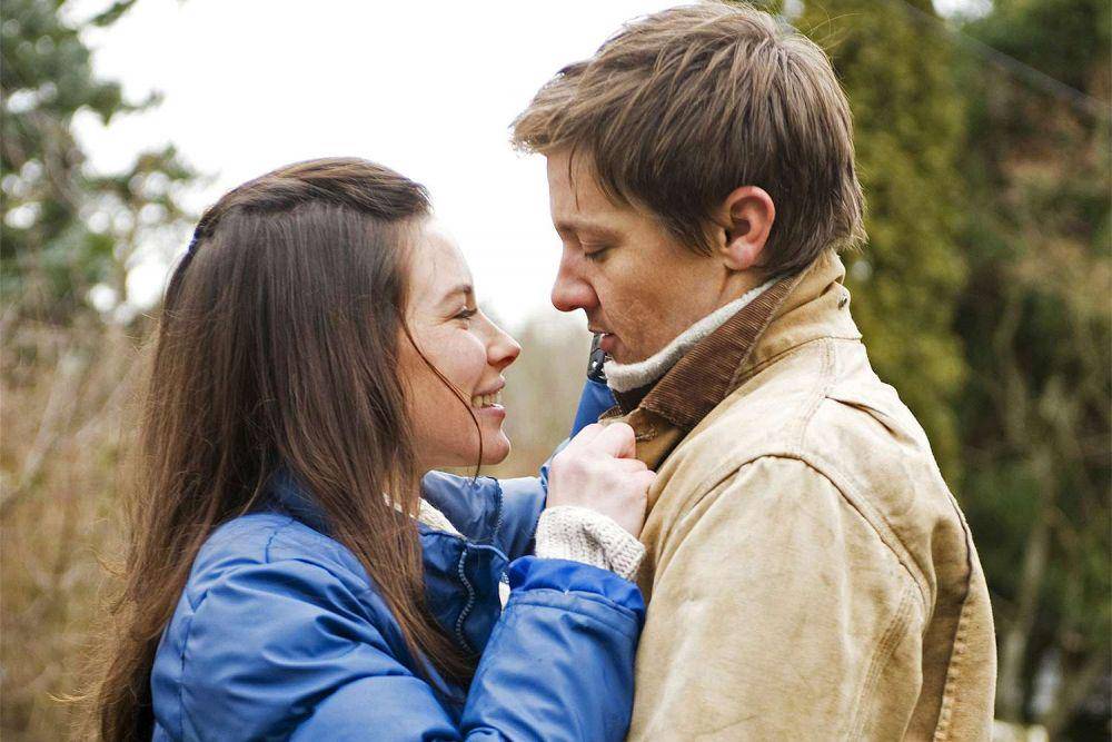 Evangeline Lilly dan Jeremy Runner dalam film The Hurt Locker. (dok. Summit Entertainment/The Hurt Locker)