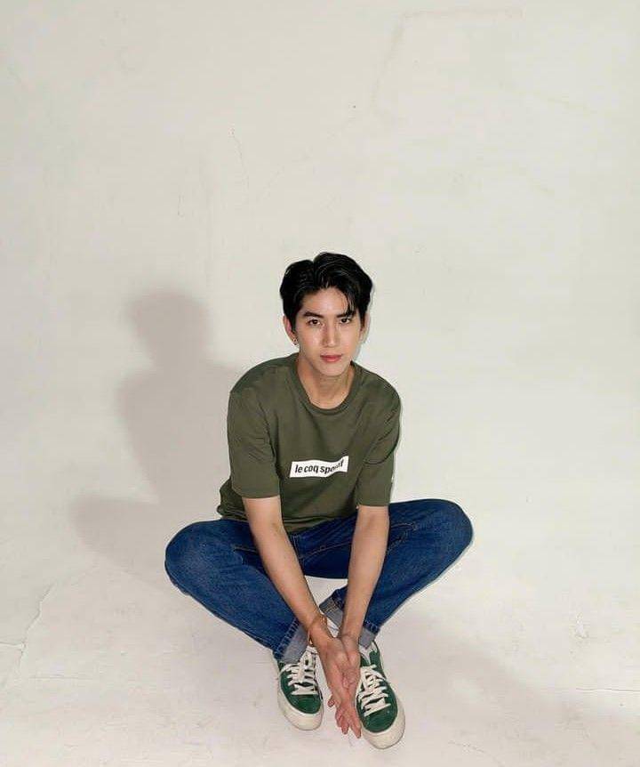 outfit t-shirt ala Sea (instagram.com/sea_tawinan)