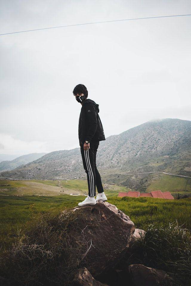 Inspirasi padu padan Converse cowok (unsplash/Kylo)