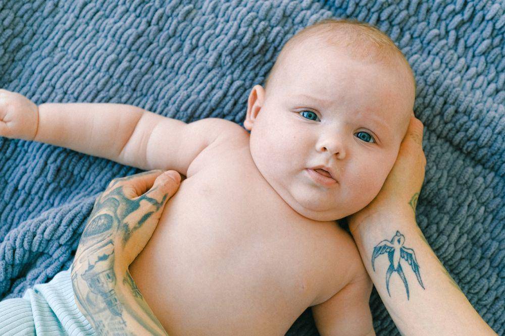 Ilustrasi bayi berbaring (pexels.com/Anna Shvets)