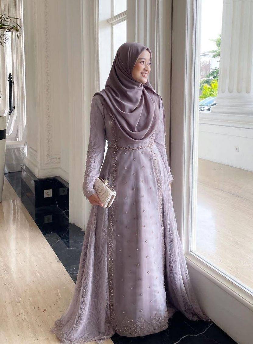 Style kondangan soft pastel (instagram.com/dindafirdausa)