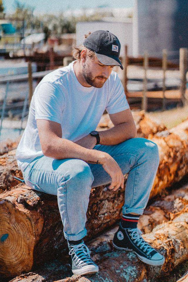 Inspirasi padu padan Converse cowok (unsplash/Tristan Dixon)