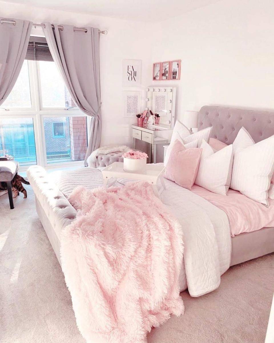 inspirasi kamar tidur bernuansa pink (instagram.com/mybedroomgoals)