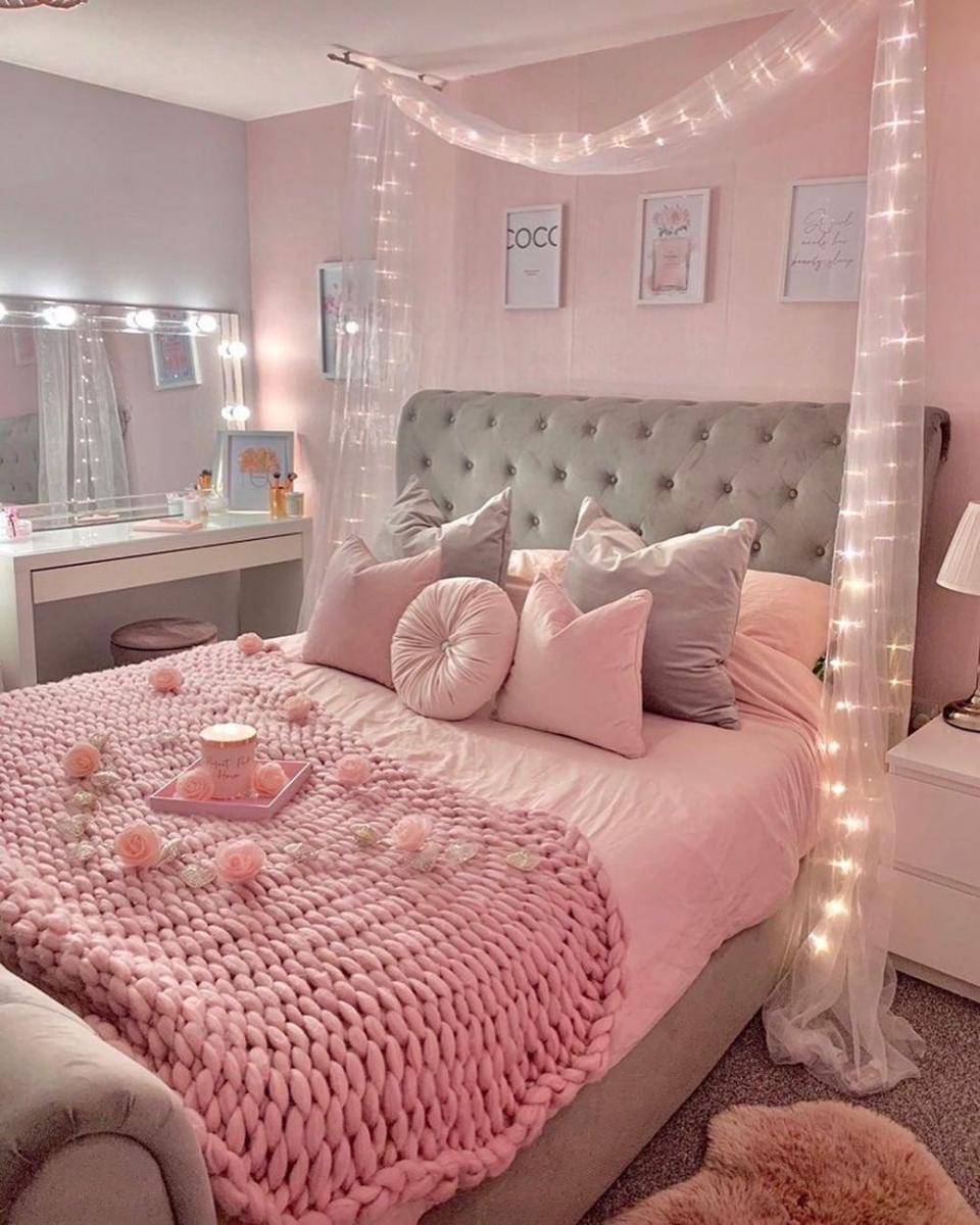 inspirasi kamar tidur bernuansa pink (instagram.com/mybedroomgoals)