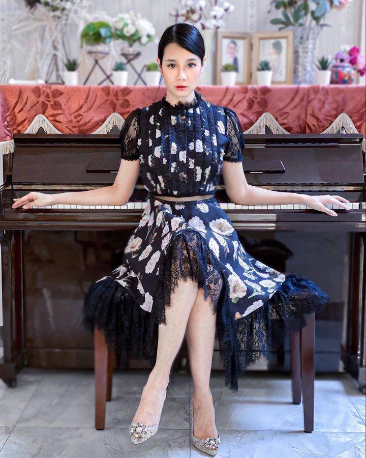 OOTD ke gereja (instagram.com/amandazefanya)