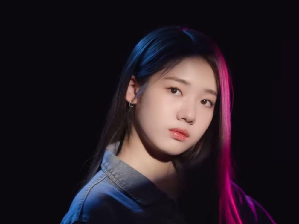 10 Potret Rora BABYMONSTER, Sosok Vokalis yang Bersuara Unik