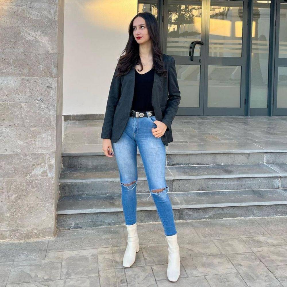 Amira Afli (instagram.com/amiraafli)