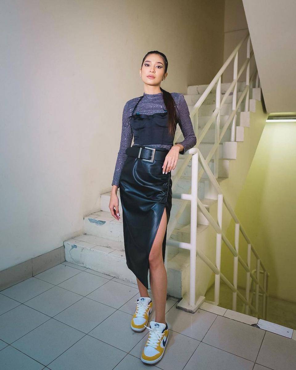ide dress formal ala Mikha Tambayong (instagram.com/miktambayong)