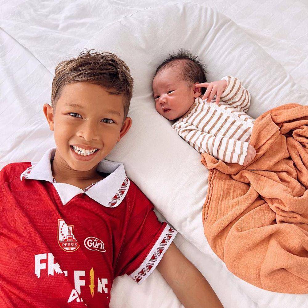 potret buah hati Jennifer Bachdim (instagram.com/jenniferbachdim)