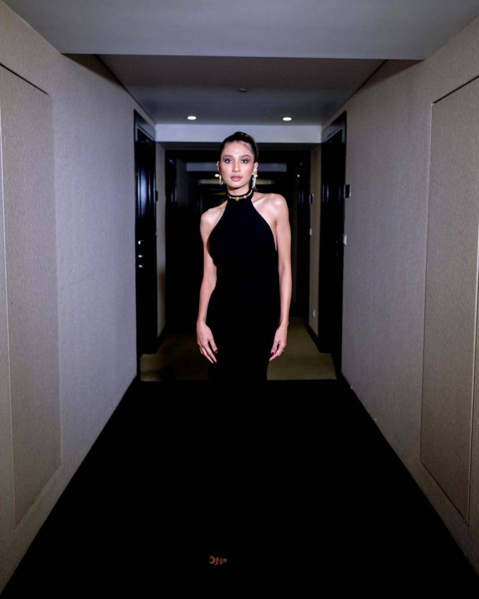 ide dress formal ala Mikha Tambayong (instagram.com/miktambayong)