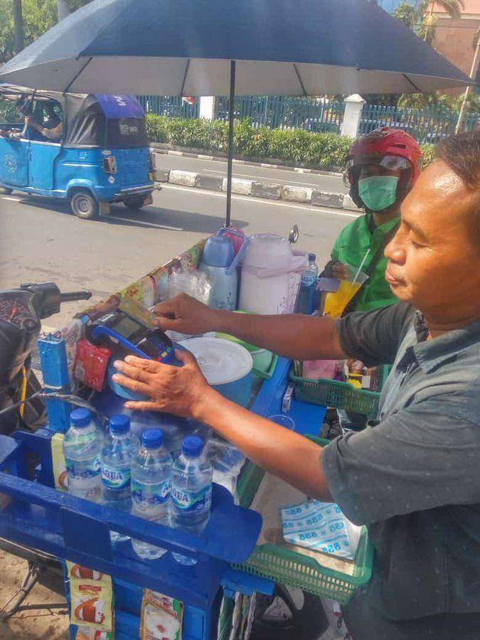 potret pedagang lucu (Twitter.com/nocontextwarung)
