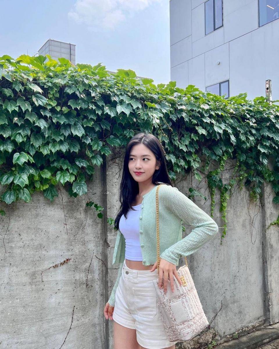 Yujin IVE (instagram.com/_yujin_an)