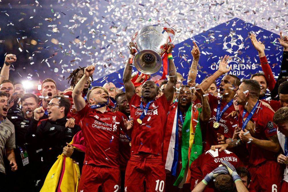 Liverpool (instagram.com/sadiomaneofficiel)