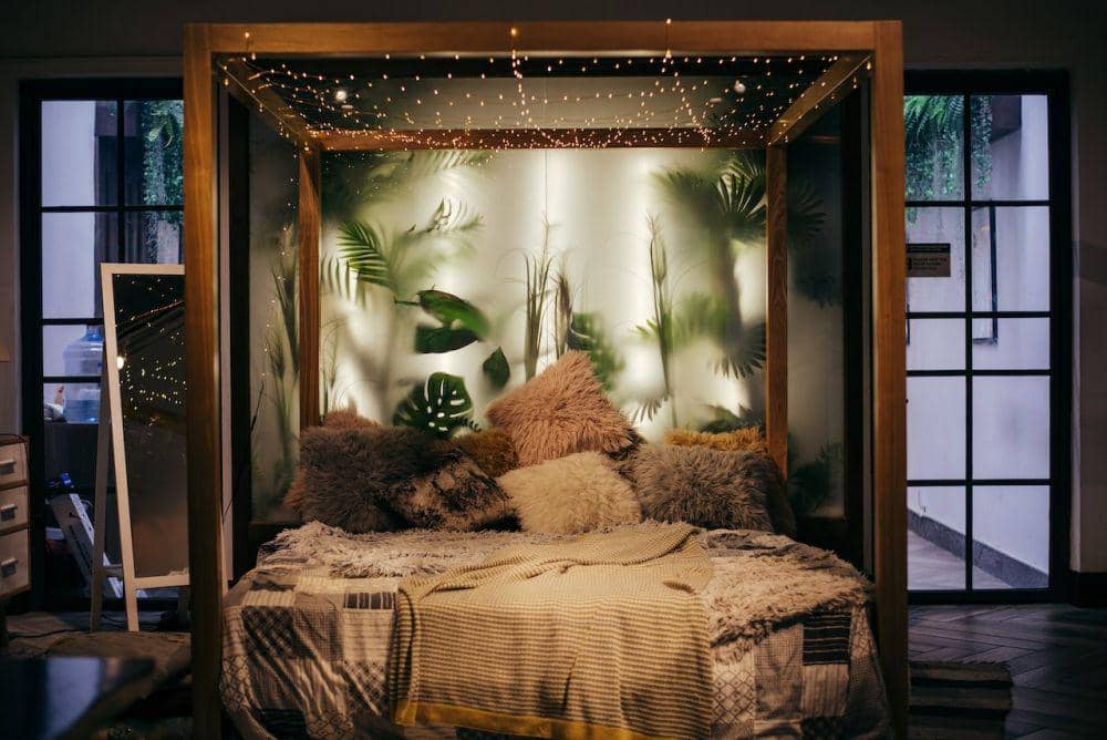 Lampu yang tenang dan hangat untuk kamar. (pexels.com/Tan Danh)