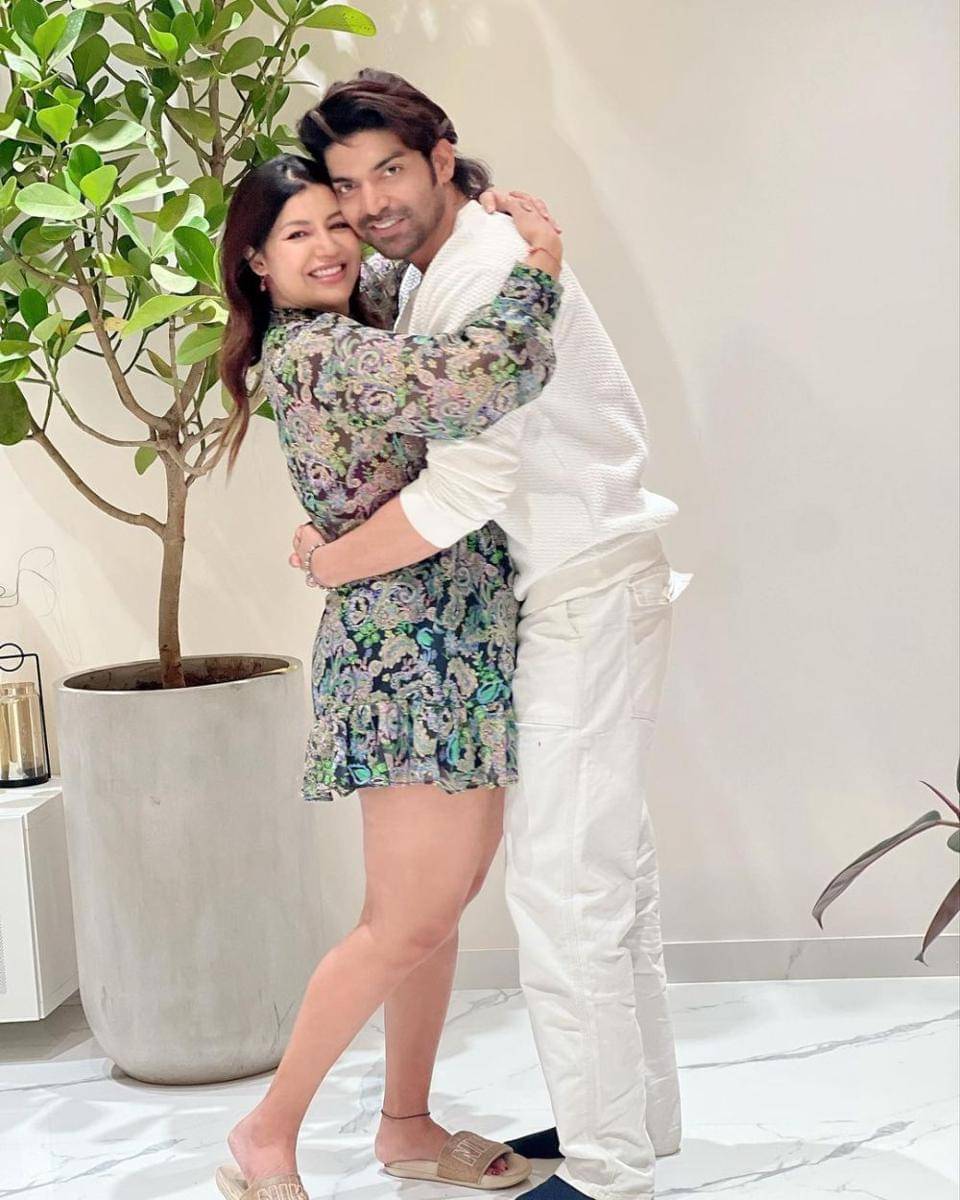 ultah Gurmeet Choudhary (instagram.com/debinabon)