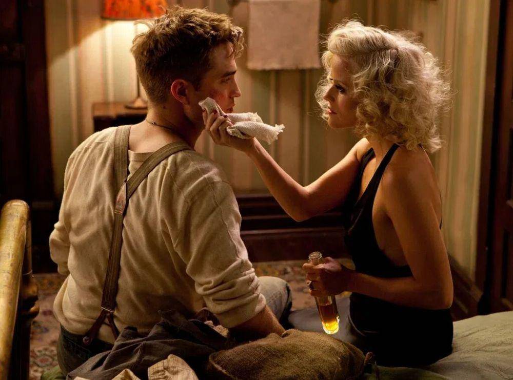 Robert Pattinson dan Reese Witherspoon dalam Water for Elephants (dok. 20th Century Studios/Water for Elephants)