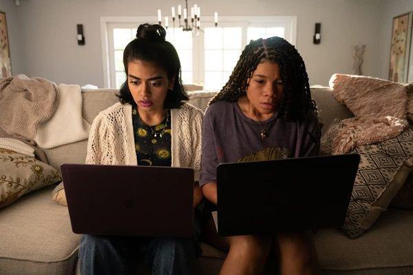 6 Alasan Missing Bagus & Cuan Box Office, Lebih Tegang dari Searching