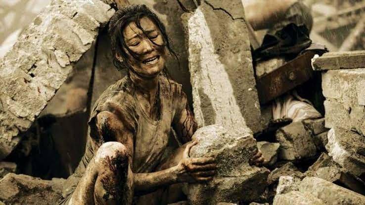 adegan pasca gempa dalam film Aftershock (dok. Huayi Brothers/Aftershocks)