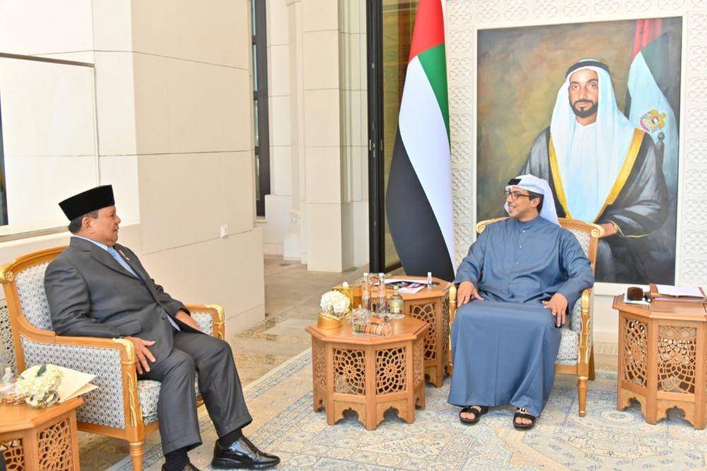 Menteri Pertahanan Prabowo Subianto ketika menemui Wakil PM dan Menteri Urusan Kepresidenan UEA, Mansour bin Zayed Al Nahyan pada Rabu, 22 Februari 2023. (Dokumentasi Tim Media Prabowo)